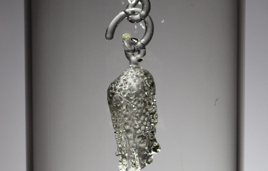 MISSING, KISSING AND HISSING